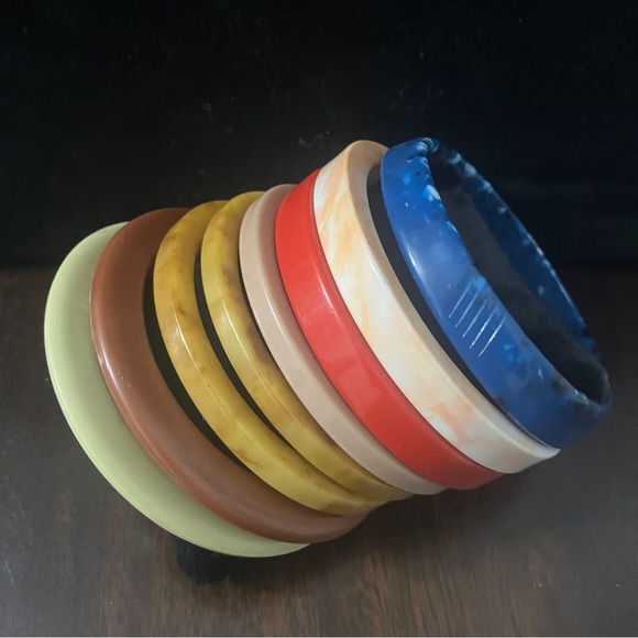 Jewelry - Lot of 8 Vintage Thermoplastic & Bakelite Bangles Marbled, End of Day, Slice Cut